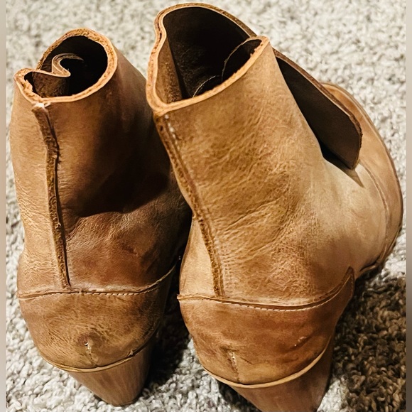 Women’s Leather Ankle Boots - Picture 2 of 6